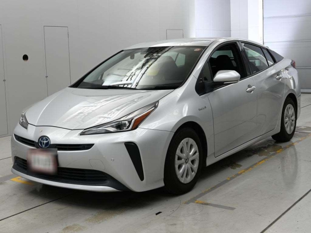 TOYOTA PRIUS — фото