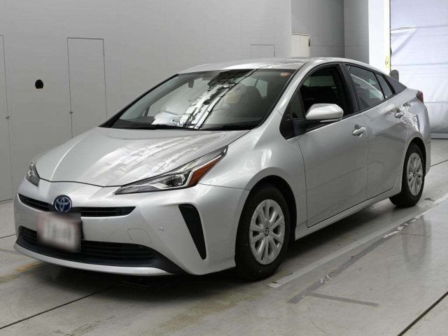 TOYOTA PRIUS — фото