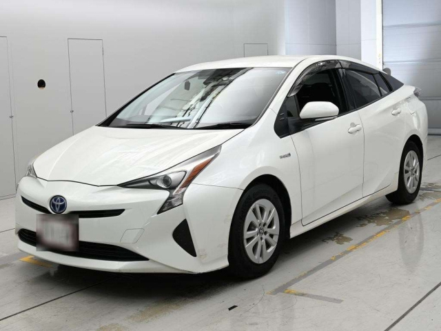 TOYOTA PRIUS — фото