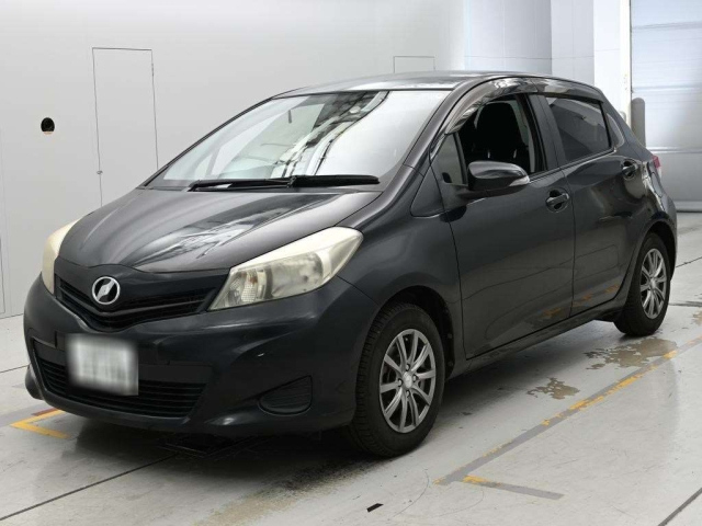 TOYOTA VITZ — фото