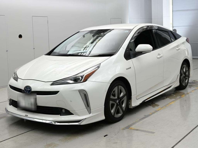 TOYOTA PRIUS — фото