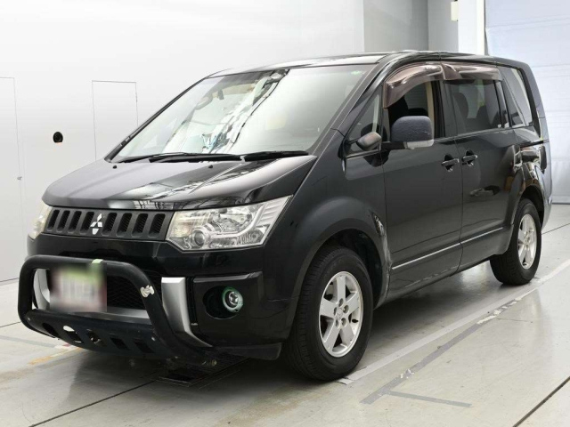 MITSUBISHI DELICA D5