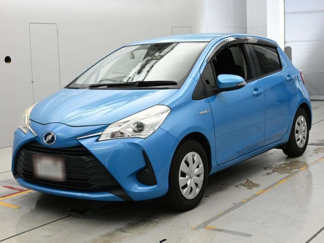 TOYOTA VITZ — фото