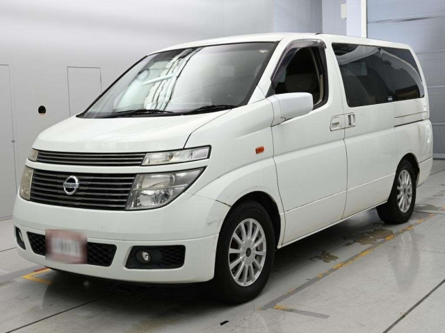 NISSAN ELGRAND — фото