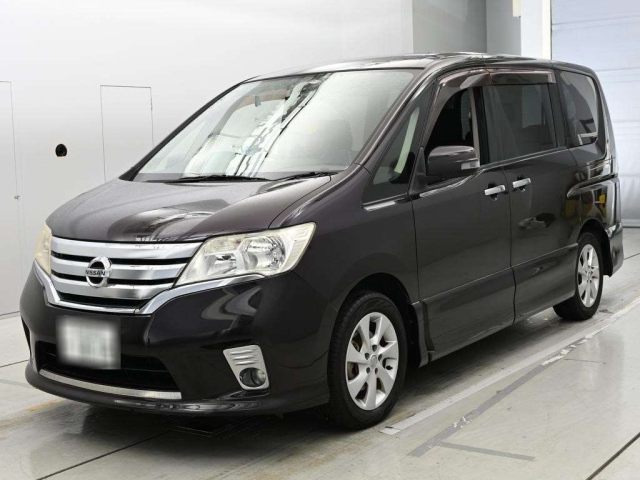 NISSAN SERENA — фото