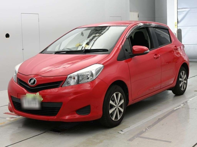 TOYOTA VITZ — фото