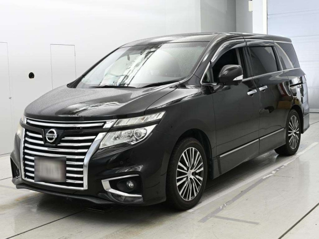 NISSAN ELGRAND — фото