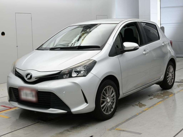 TOYOTA VITZ — фото