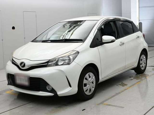 TOYOTA VITZ — фото