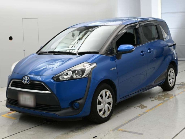 TOYOTA SIENTA — фото