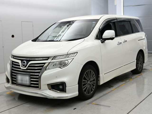 NISSAN ELGRAND — фото