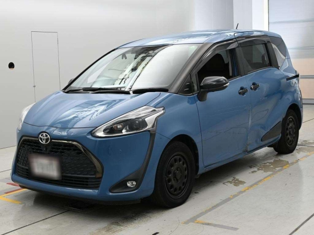 TOYOTA SIENTA — фото