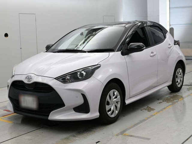 TOYOTA YARIS — фото