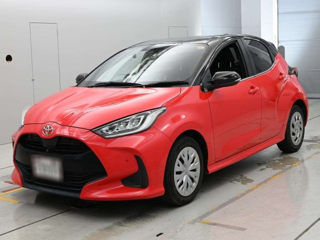 TOYOTA YARIS — фото