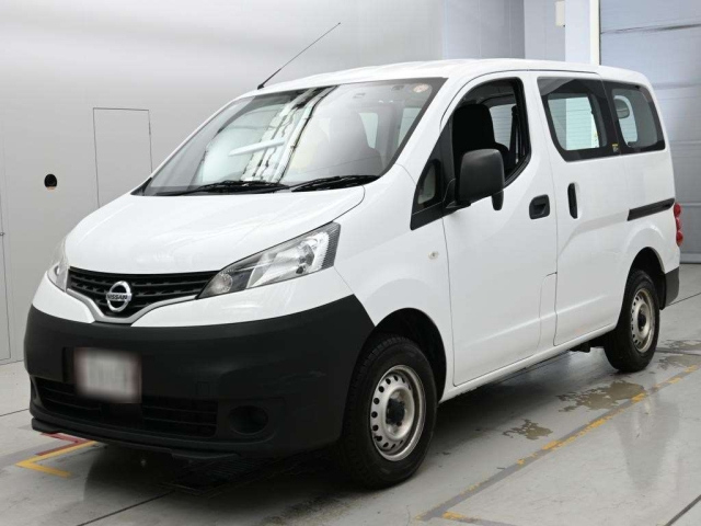NISSAN NV200 — фото