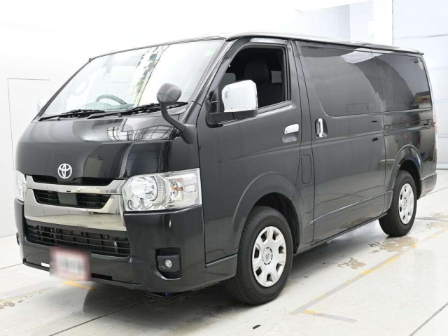 TOYOTA HIACE — фото