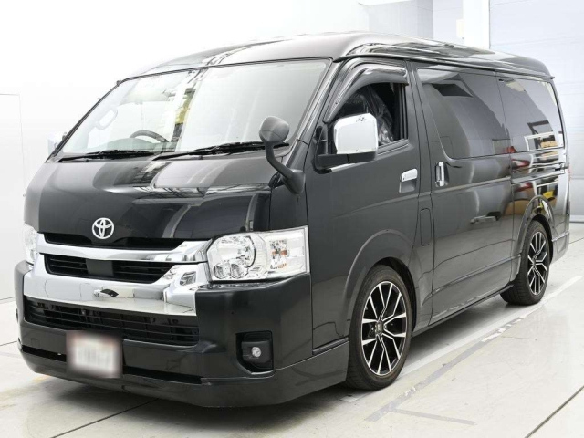 TOYOTA HIACE — фото