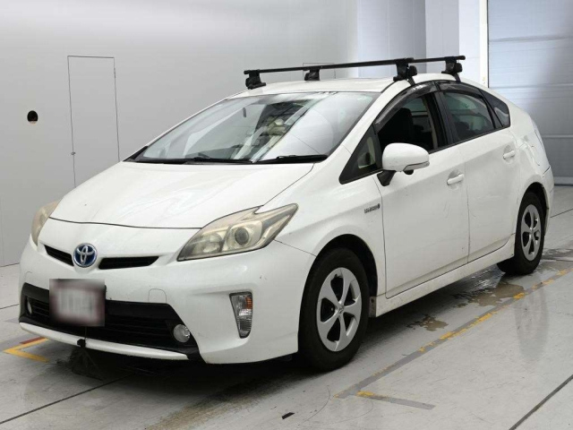 TOYOTA PRIUS — фото