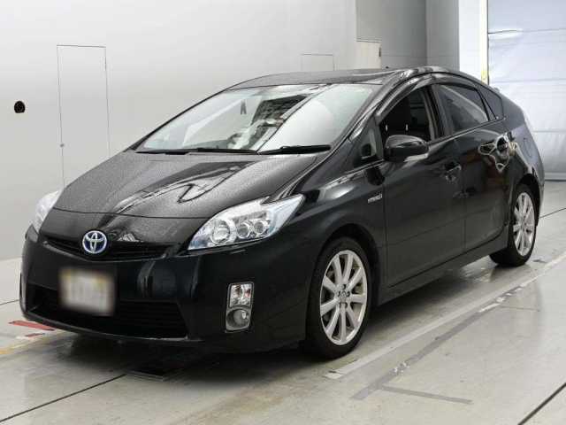 TOYOTA PRIUS — фото