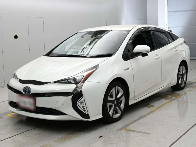 TOYOTA PRIUS — фото