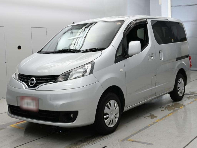 NISSAN NV200 — фото