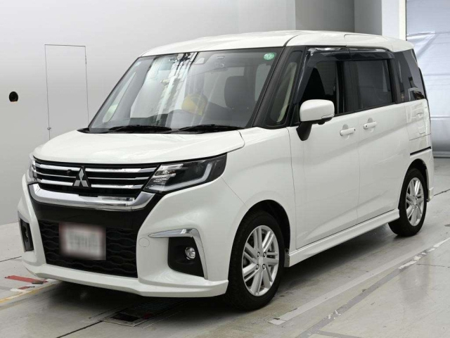 MITSUBISHI DELICA — фото
