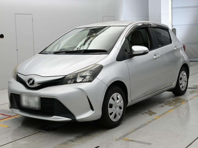 TOYOTA VITZ — фото
