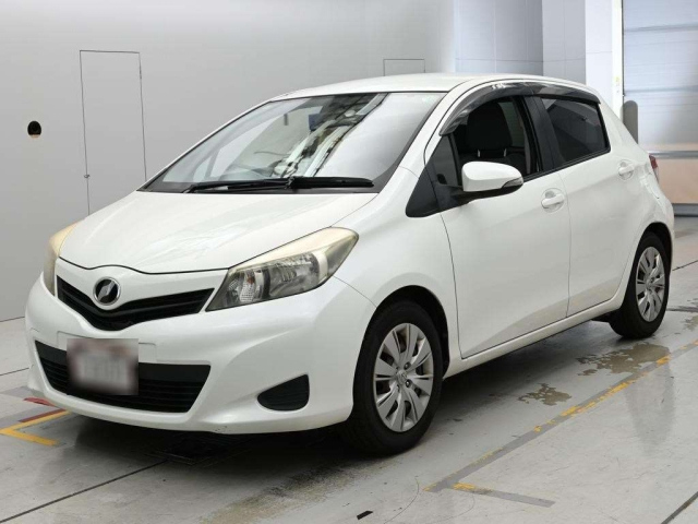 TOYOTA VITZ — фото