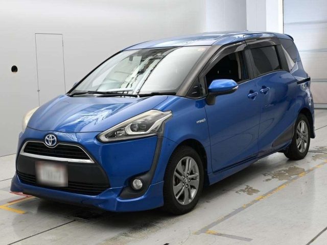 TOYOTA SIENTA — фото