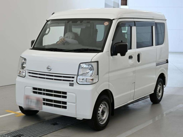 NISSAN CLIPPER — фото