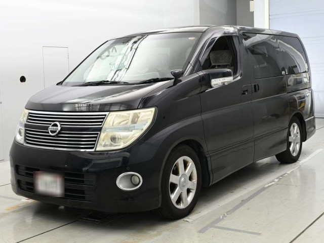 NISSAN ELGRAND — фото