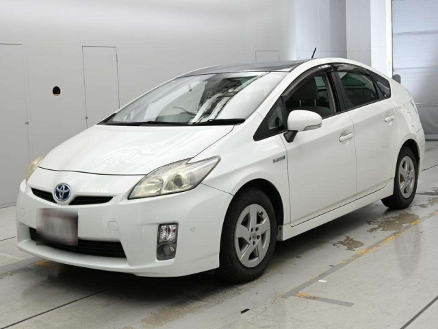 TOYOTA PRIUS — фото