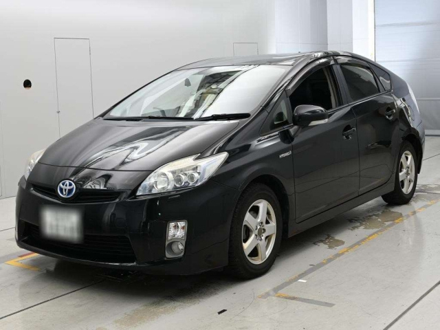 TOYOTA PRIUS — фото
