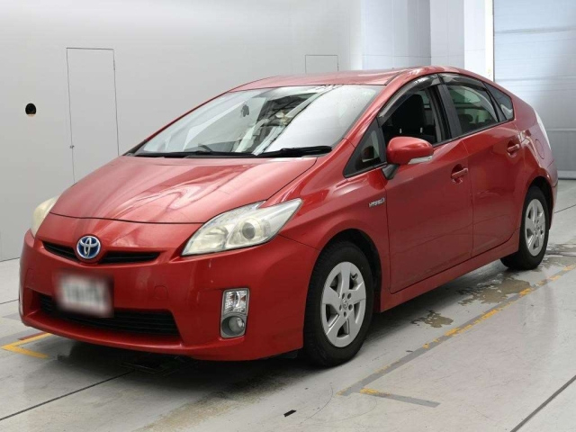 TOYOTA PRIUS — фото