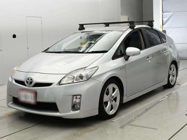 TOYOTA PRIUS — фото