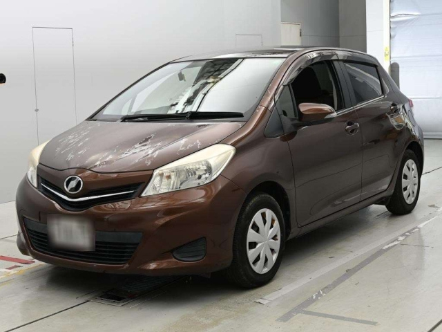 TOYOTA VITZ — фото