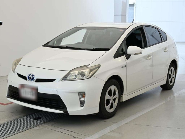 TOYOTA PRIUS — фото
