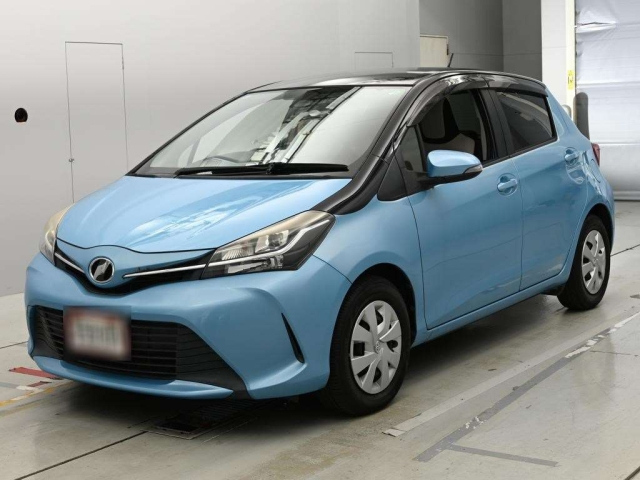 TOYOTA VITZ — фото