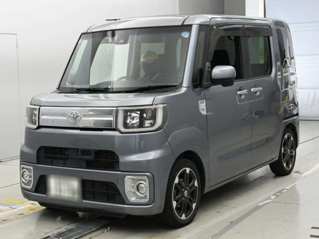 TOYOTA PIXIS — фото