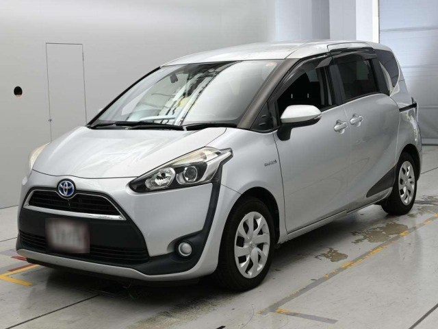 TOYOTA SIENTA — фото