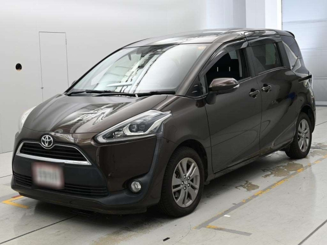TOYOTA SIENTA — фото
