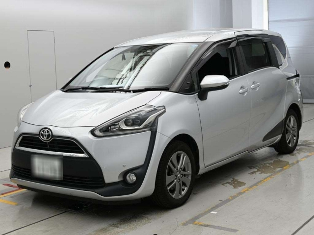 TOYOTA SIENTA — фото