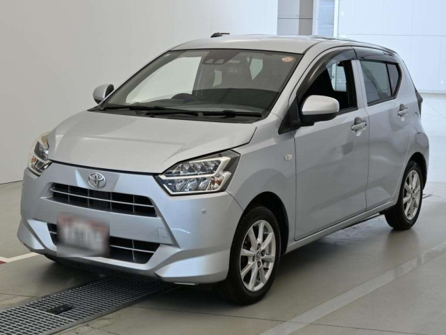 TOYOTA PIXIS — фото