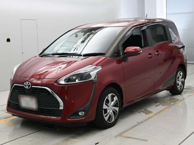 TOYOTA SIENTA — фото