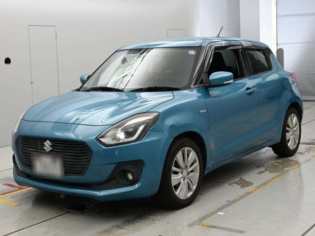SUZUKI SWIFT — фото