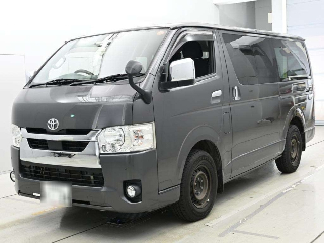 TOYOTA HIACE — фото