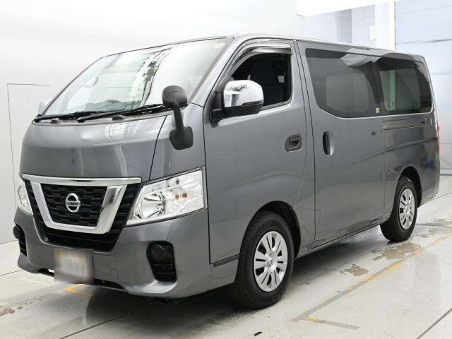 NISSAN CARAVAN — фото