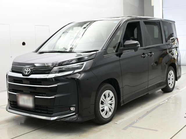 TOYOTA NOAH — фото