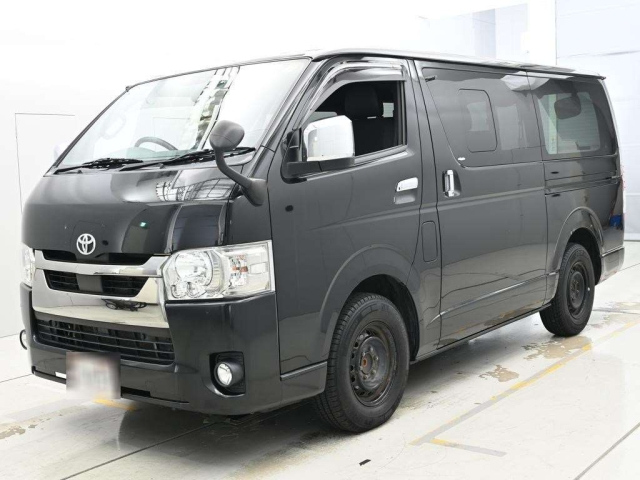 TOYOTA HIACE — фото