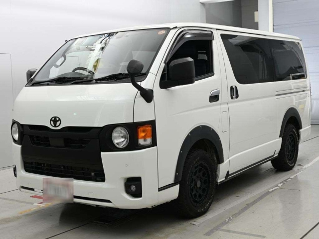 TOYOTA HIACE — фото